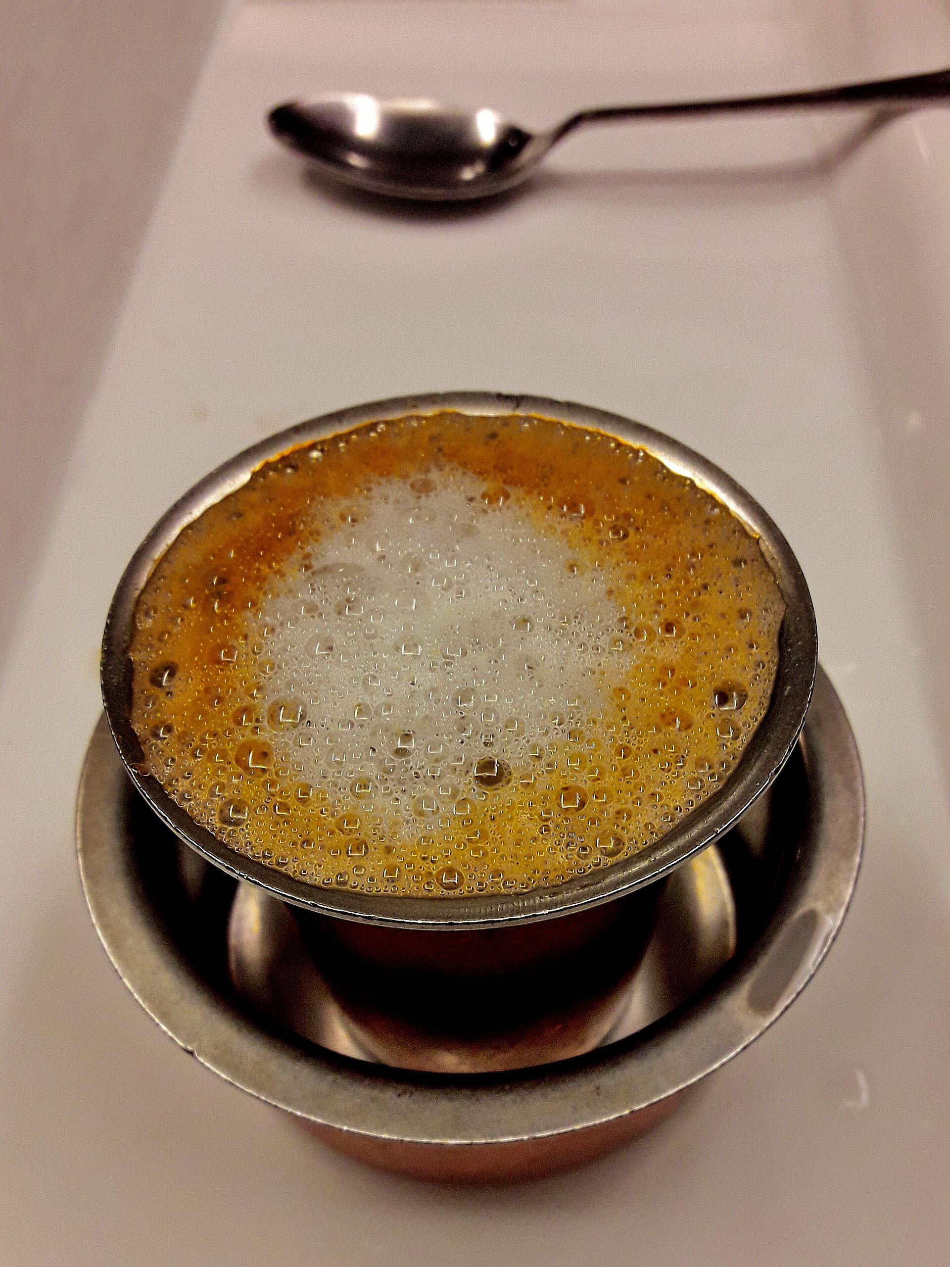 Filter kaapi at Sarvana Bhavan, Chennai. The restaurant’s exact recipe is not documented here.